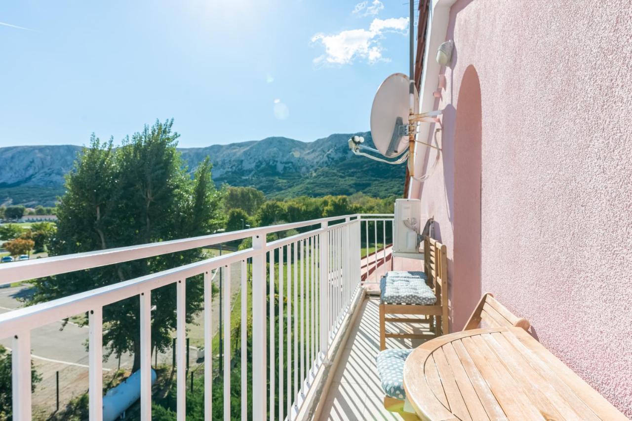 Beautiful Apartment Lovorka 6 , Baska, Krk Exterior foto